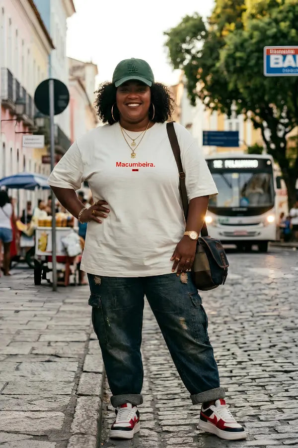 Streetwear Feminino e o Poder da Oversized: A Força e a Identidade da Mulher "Macumbeira"