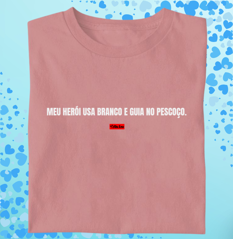 MEU HEROI USA BRANCO E GUIA NO PESCOÇO