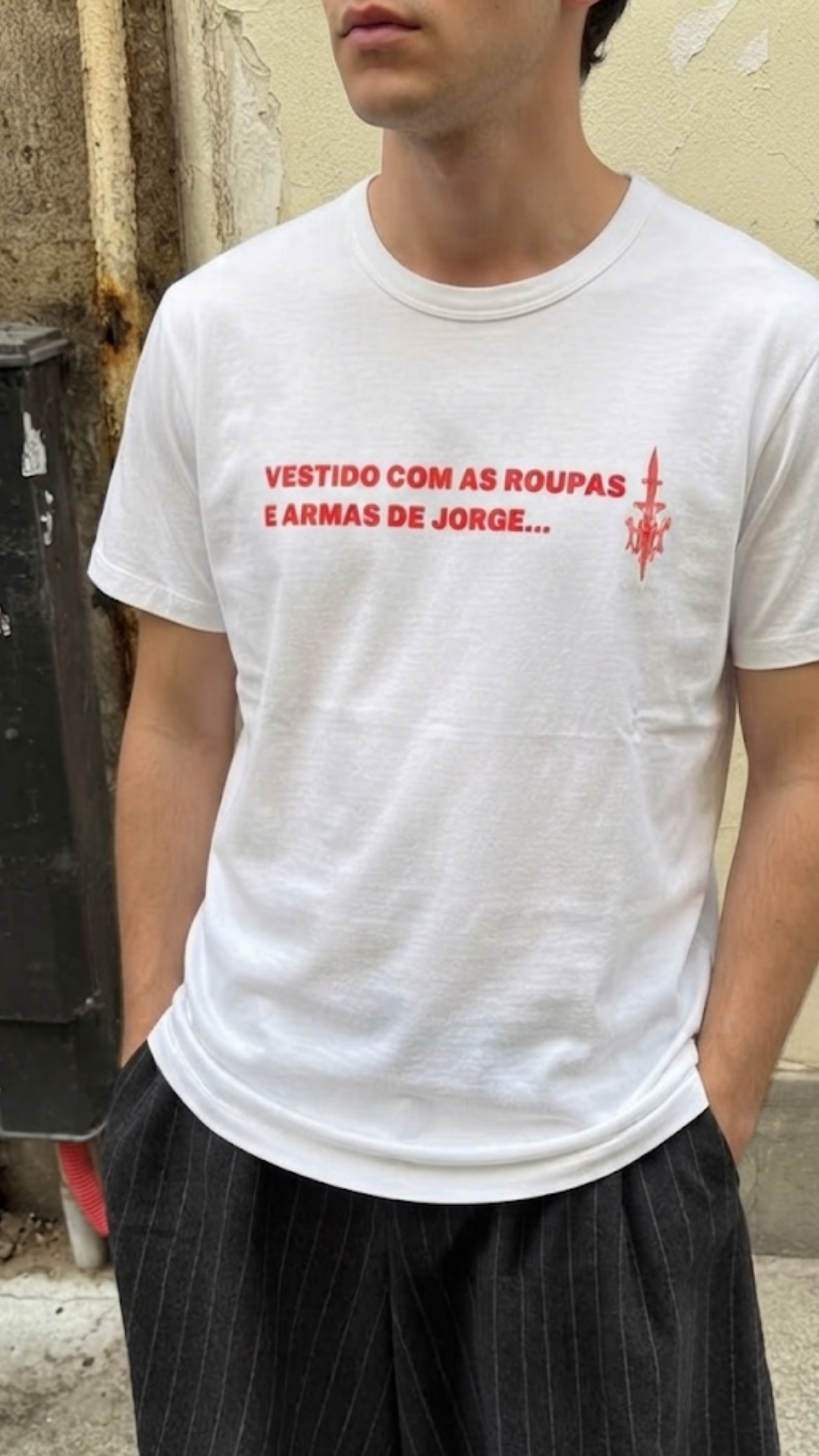 VESTIDO COM AS ROUPAS DE JORGE